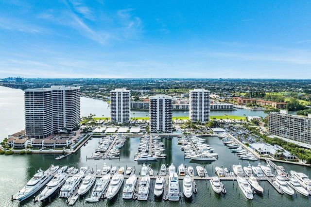 108 Lakeshore Drive 38-ph, North Palm Beach, FL 33408