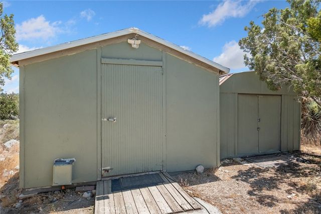 565 Juniper, Pinon Hills, CA 92372