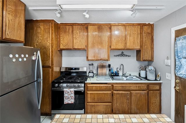 565 Juniper, Pinon Hills, CA 92372