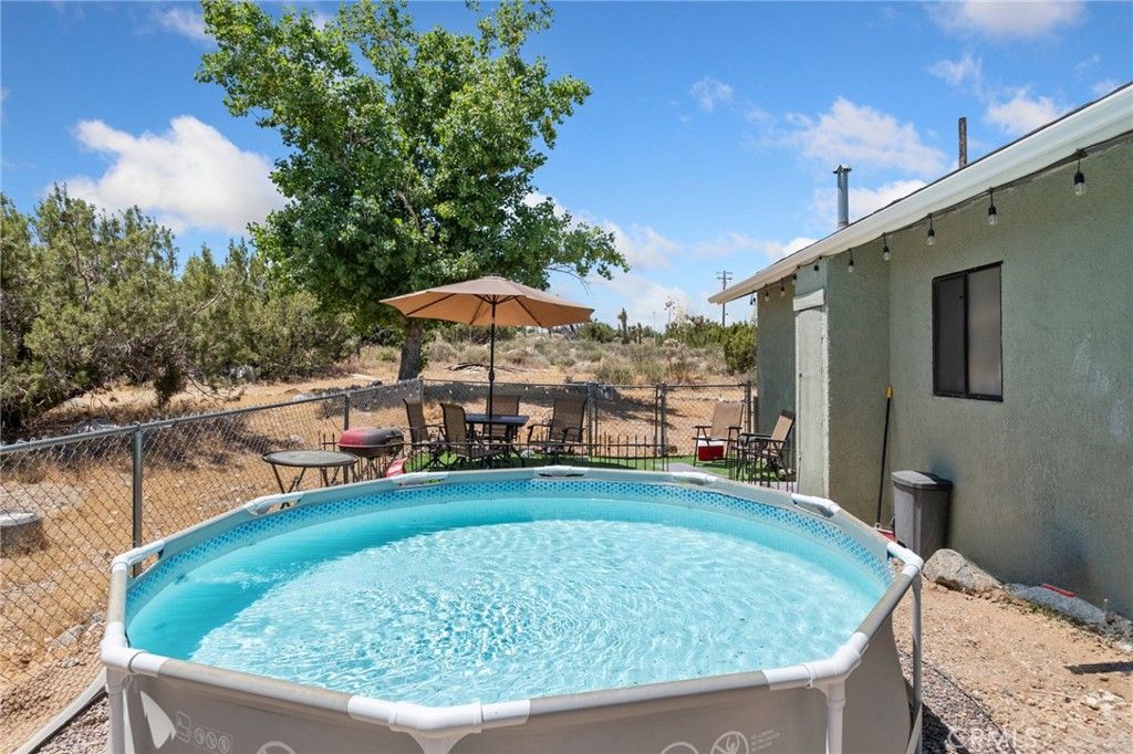 Image 18 of property listing at 565 Juniper, Pinon Hills, CA 92372