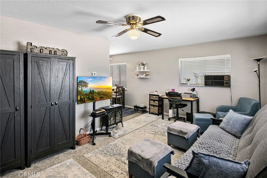 Image 3 of property listing at 565 Juniper, Pinon Hills, CA 92372