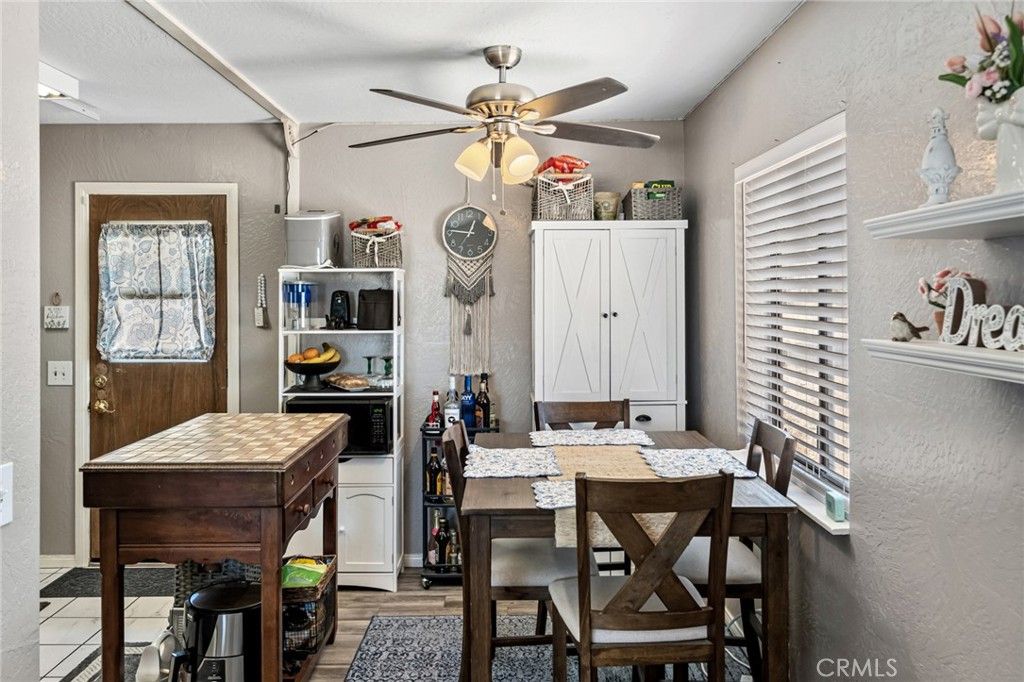 Image 4 of property listing at 565 Juniper, Pinon Hills, CA 92372