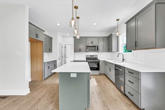 5590 Chambers Rd, Cumberland Furnace, TN 37051