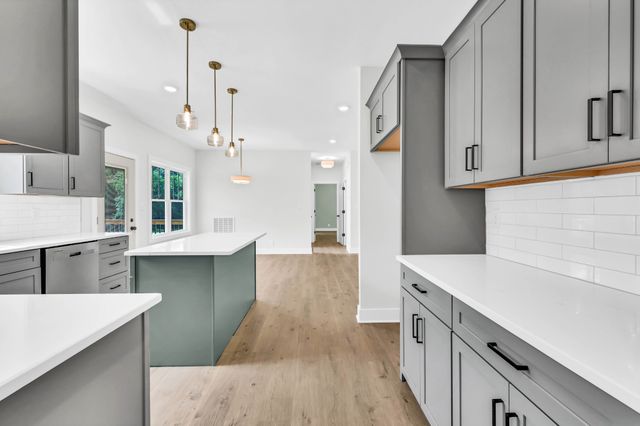 5590 Chambers Rd, Cumberland Furnace, TN 37051