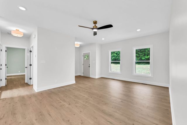 5590 Chambers Rd, Cumberland Furnace, TN 37051