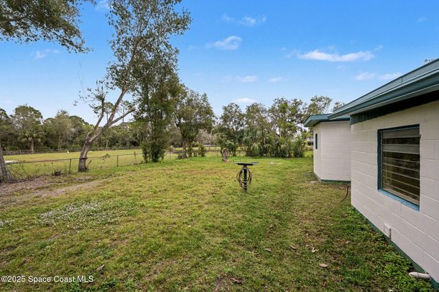 3527 Old Dixie Highway, Mims, FL 32754