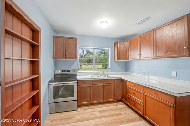 3527 Old Dixie Highway, Mims, FL 32754