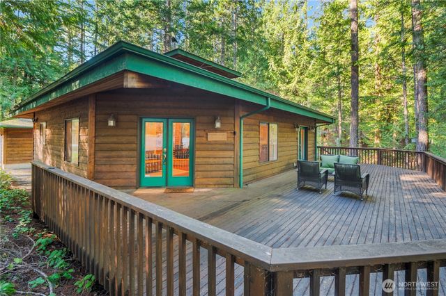 720 N Potlatch Drive N, Hoodsport, WA 98548