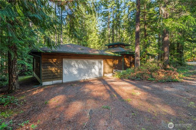 720 N Potlatch Drive N, Hoodsport, WA 98548