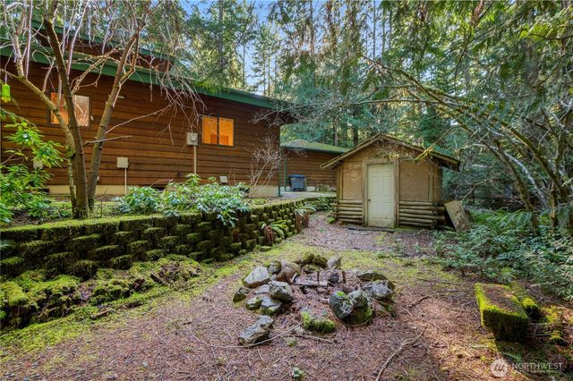 720 N Potlatch Drive N, Hoodsport, WA 98548
