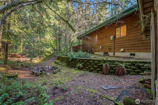 720 N Potlatch Drive N, Hoodsport, WA 98548