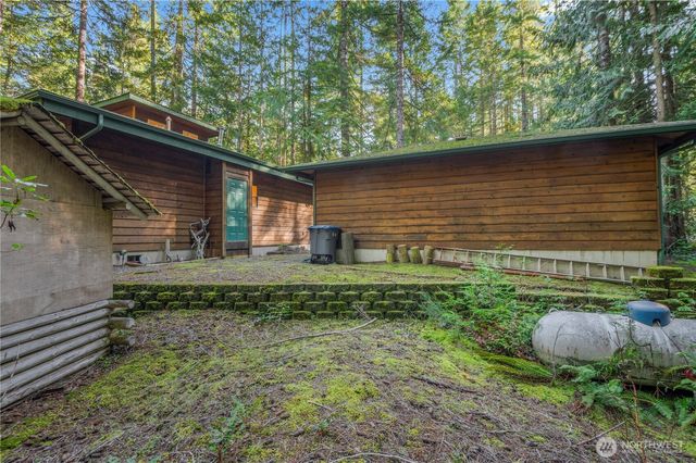 720 N Potlatch Drive N, Hoodsport, WA 98548