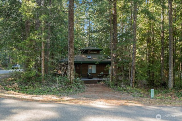720 N Potlatch Drive N, Hoodsport, WA 98548