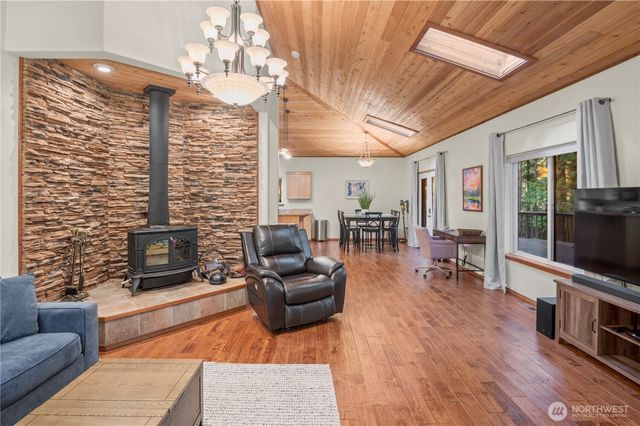 720 N Potlatch Drive N, Hoodsport, WA 98548