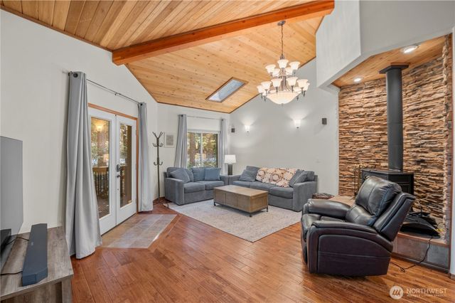 720 N Potlatch Drive N, Hoodsport, WA 98548