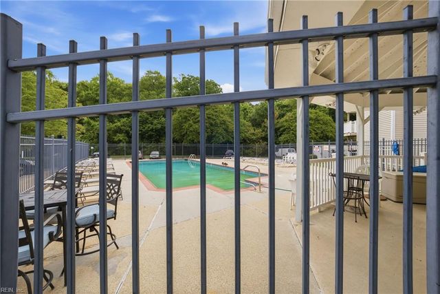 2128 Retreat CT, Virginia Beach, VA 23454