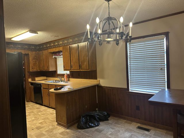 100 UNION CAMP DR, Savannah, TN 38372