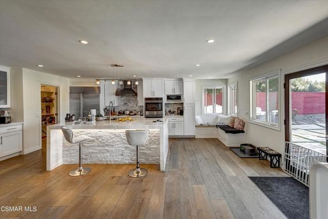 4833 Dunman Avenue, Woodland Hills, CA 91364