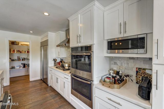 4833 Dunman Avenue, Woodland Hills, CA 91364