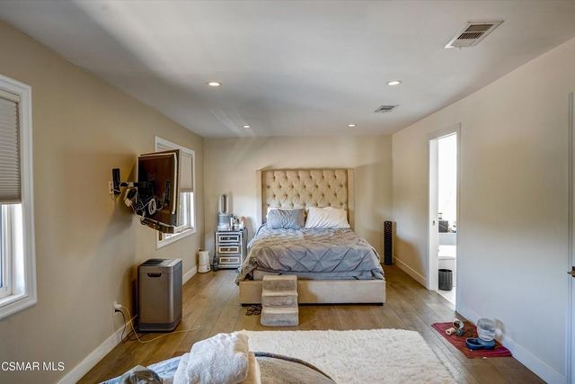 4833 Dunman Avenue, Woodland Hills, CA 91364