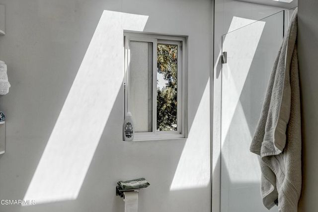 4833 Dunman Avenue, Woodland Hills, CA 91364