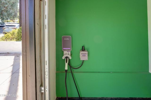 4833 Dunman Avenue, Woodland Hills, CA 91364