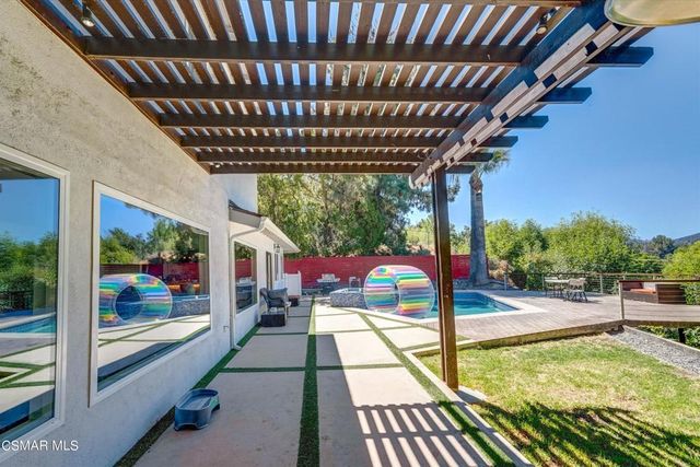 4833 Dunman Avenue, Woodland Hills, CA 91364