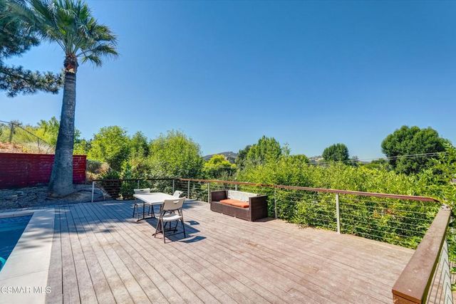 4833 Dunman Avenue, Woodland Hills, CA 91364