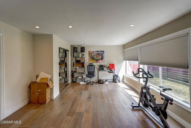 4833 Dunman Avenue, Woodland Hills, CA 91364