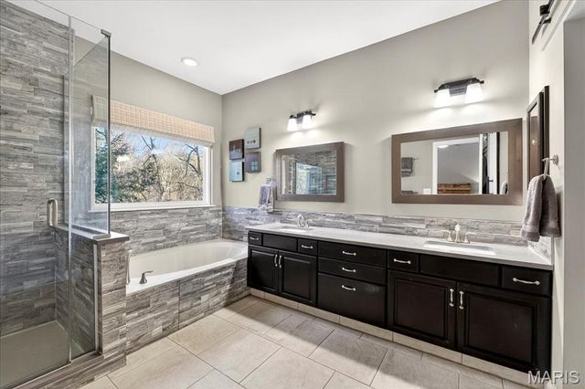 336 Wild Horse Canyon Drive, Wildwood, MO 63005