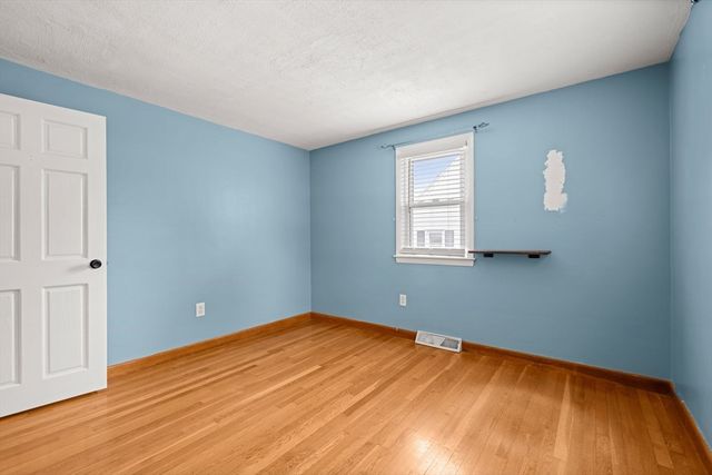 6 Haskell Pl, Peabody, MA 01960
