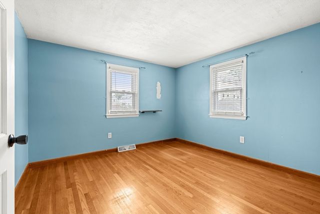 6 Haskell Pl, Peabody, MA 01960