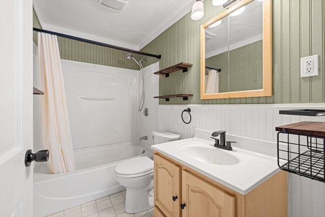 6 Haskell Pl, Peabody, MA 01960