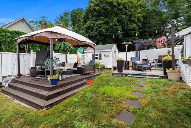 6 Haskell Pl, Peabody, MA 01960