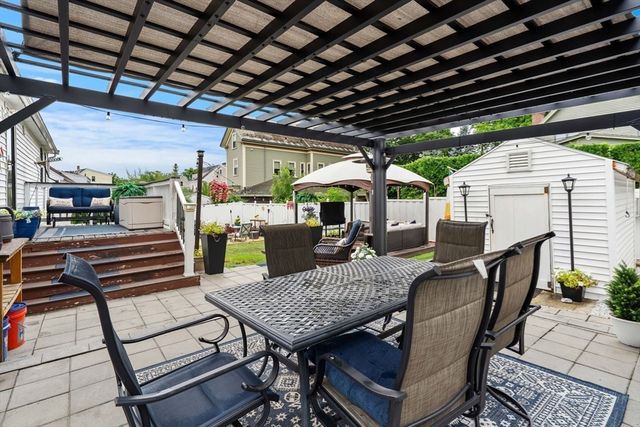 6 Haskell Pl, Peabody, MA 01960