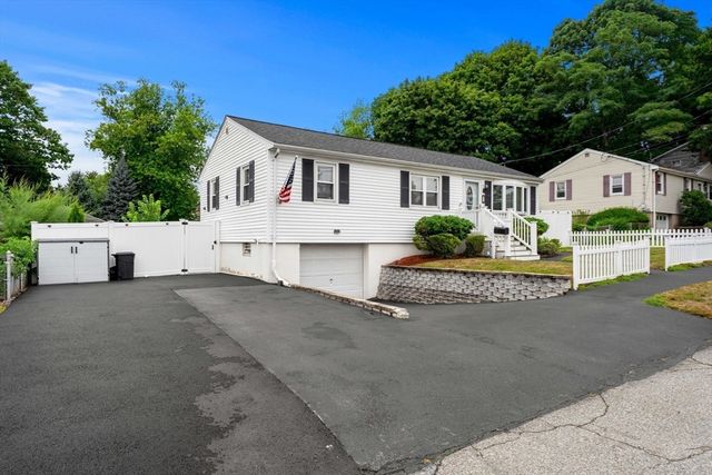 6 Haskell Pl, Peabody, MA 01960