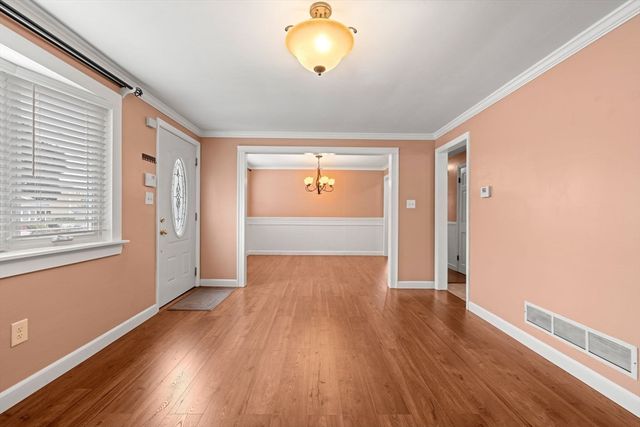 6 Haskell Pl, Peabody, MA 01960