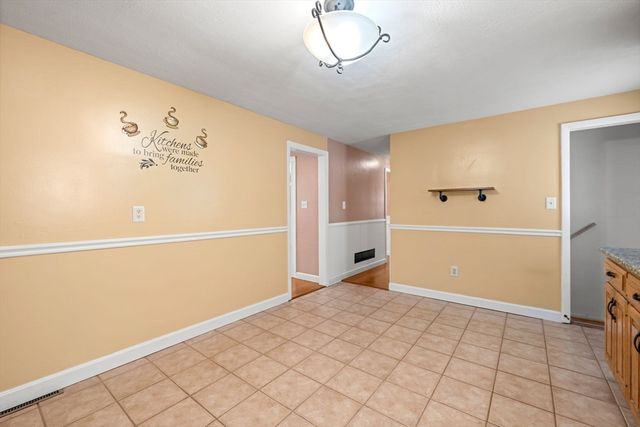 6 Haskell Pl, Peabody, MA 01960
