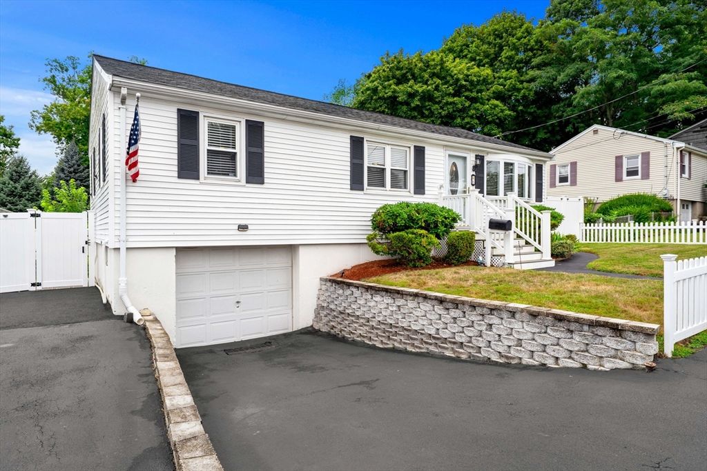 6 Haskell Pl, Peabody, MA 01960