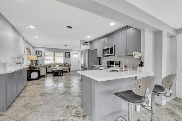 4901 NW 27th Way, Tamarac, FL 33309