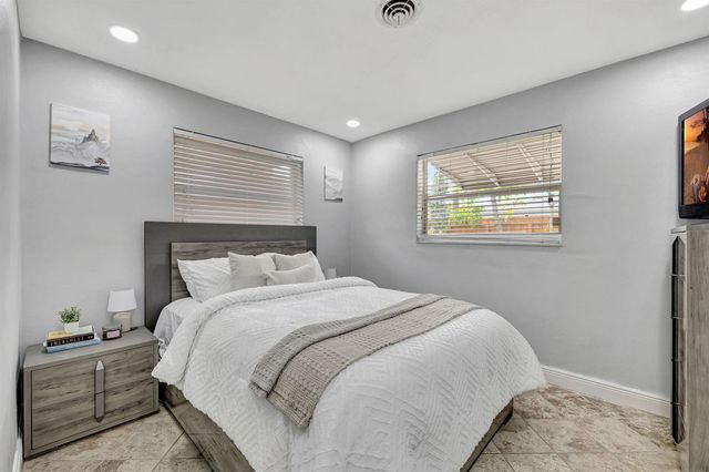 4901 NW 27th Way, Tamarac, FL 33309