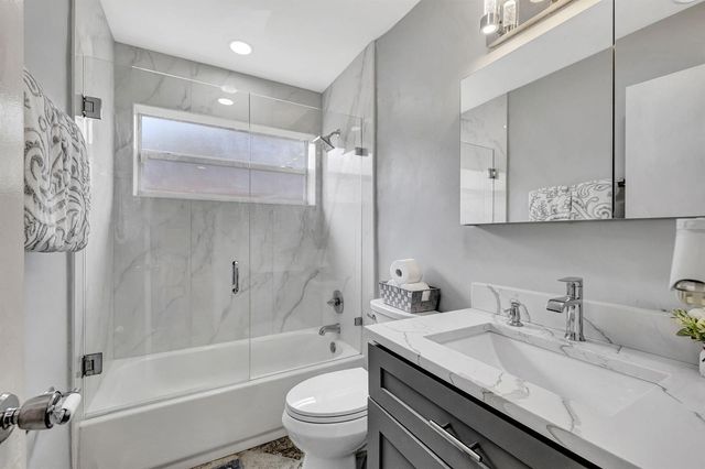 4901 NW 27th Way, Tamarac, FL 33309