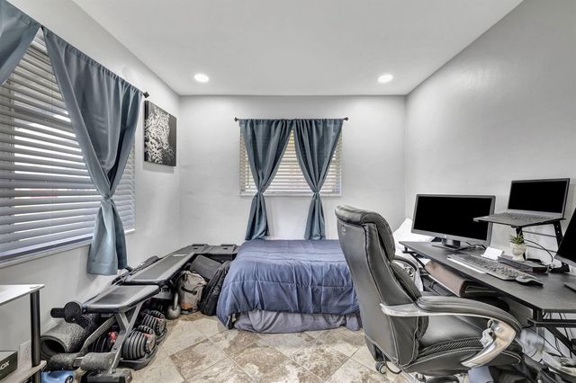 4901 NW 27th Way, Tamarac, FL 33309