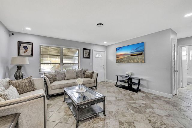 4901 NW 27th Way, Tamarac, FL 33309