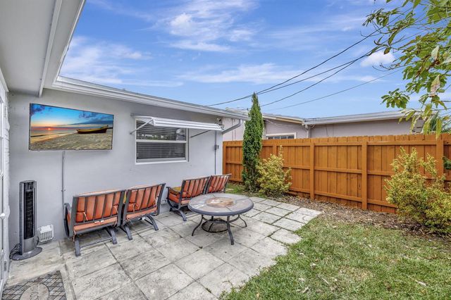 4901 NW 27th Way, Tamarac, FL 33309