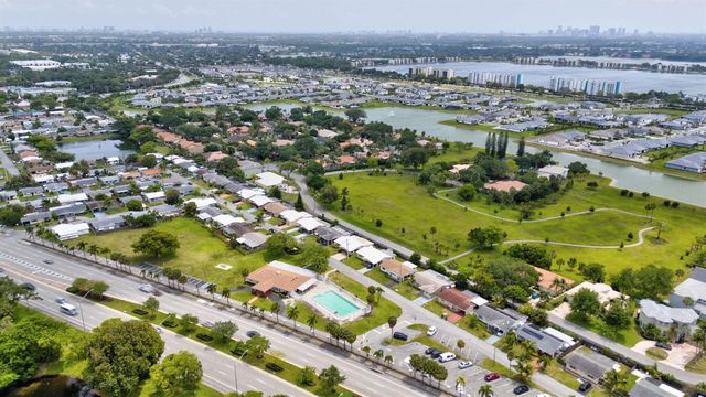 4901 NW 27th Way, Tamarac, FL 33309