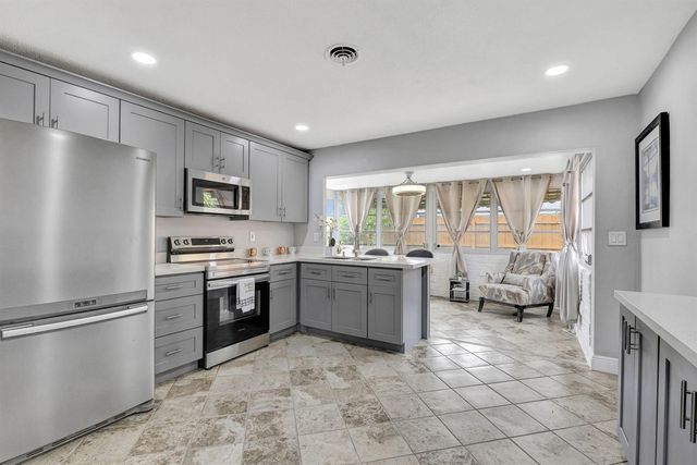 4901 NW 27th Way, Tamarac, FL 33309