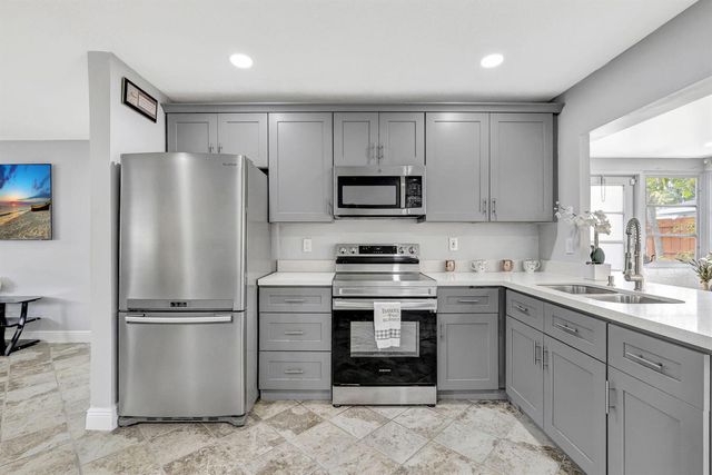 4901 NW 27th Way, Tamarac, FL 33309