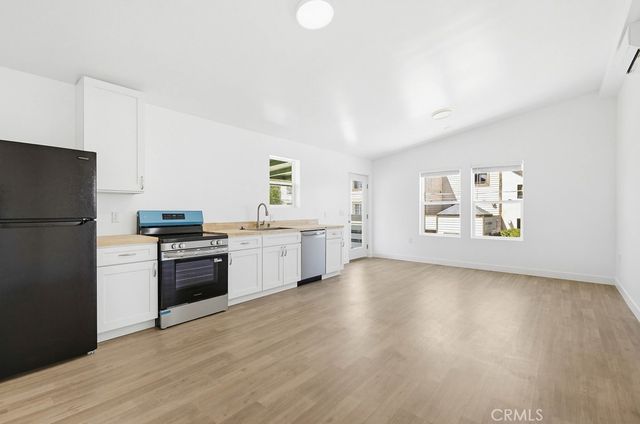 1017 Riverine Avenue 200, Santa Ana, CA 92701