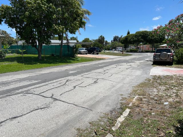 806 NW 1ST Street, Boynton Beach, FL 33435